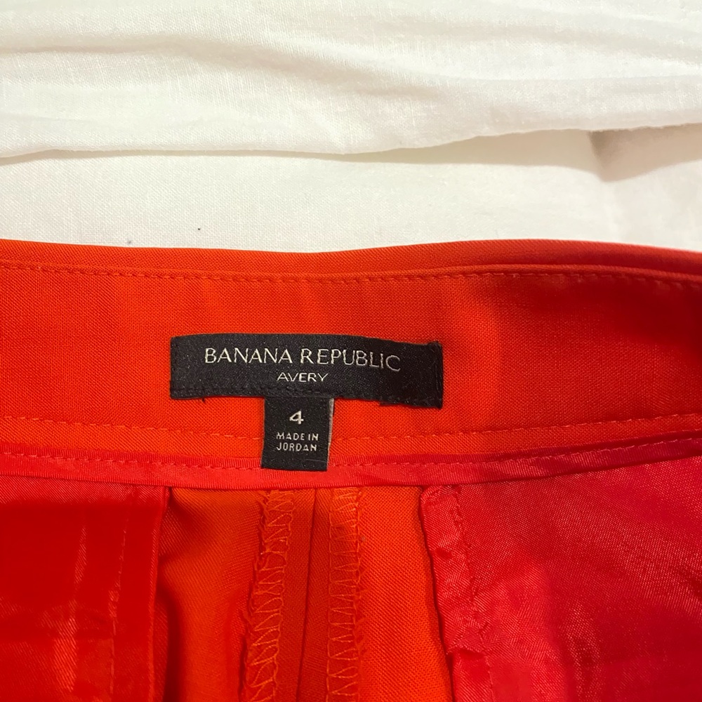 Like New!! Banana Republic Women’s Pants - Picture 2 of 3